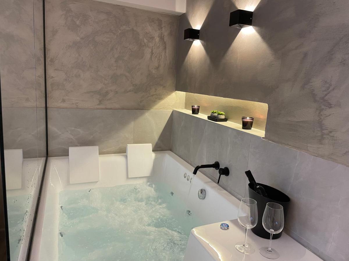 Jacuzzi Suite Ladadika Salonic Exterior foto